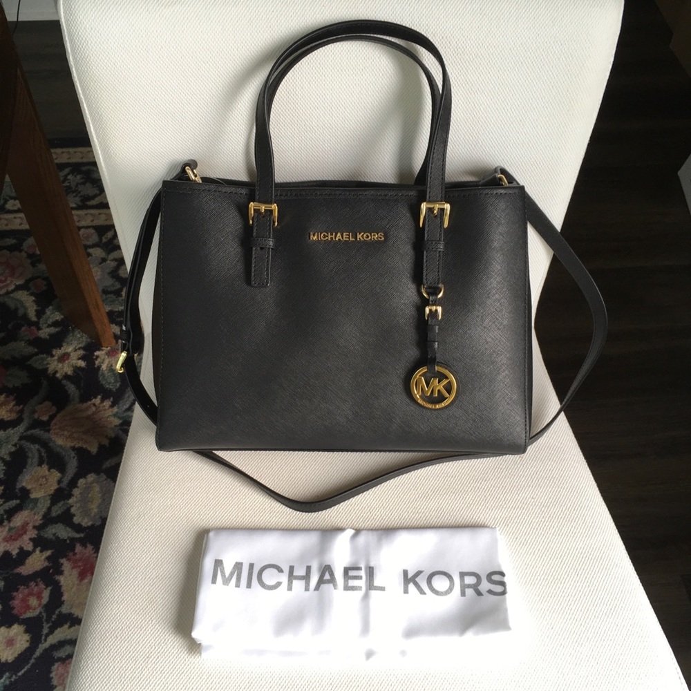 NWT Michael Kors Jet Set Travel Medium Leather EW Tote in Black